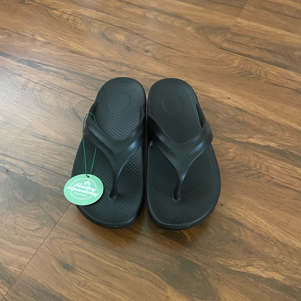 Black Flip Flips